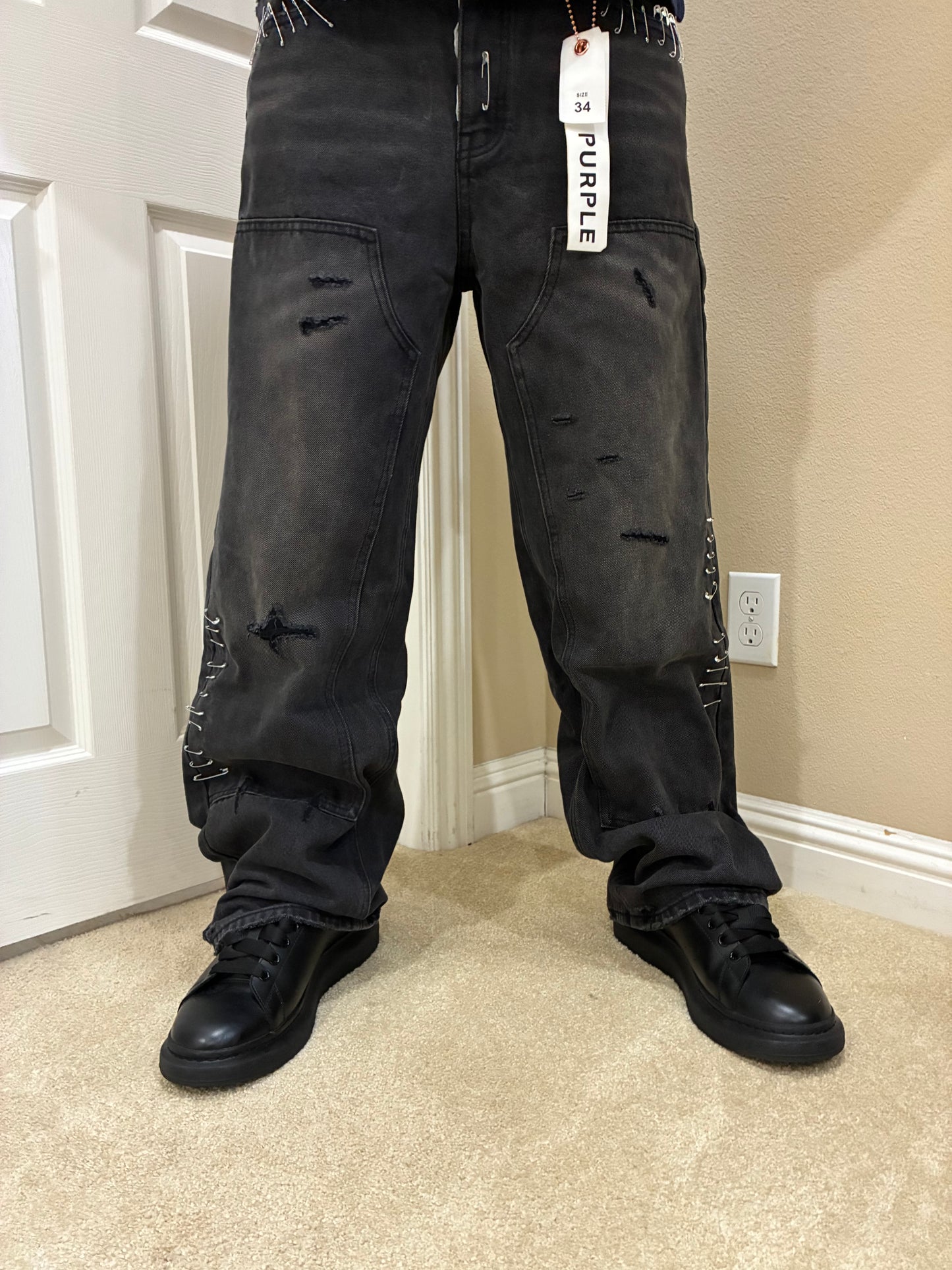 BLACK BAGGY DISTRESSED PURPLE JEANS