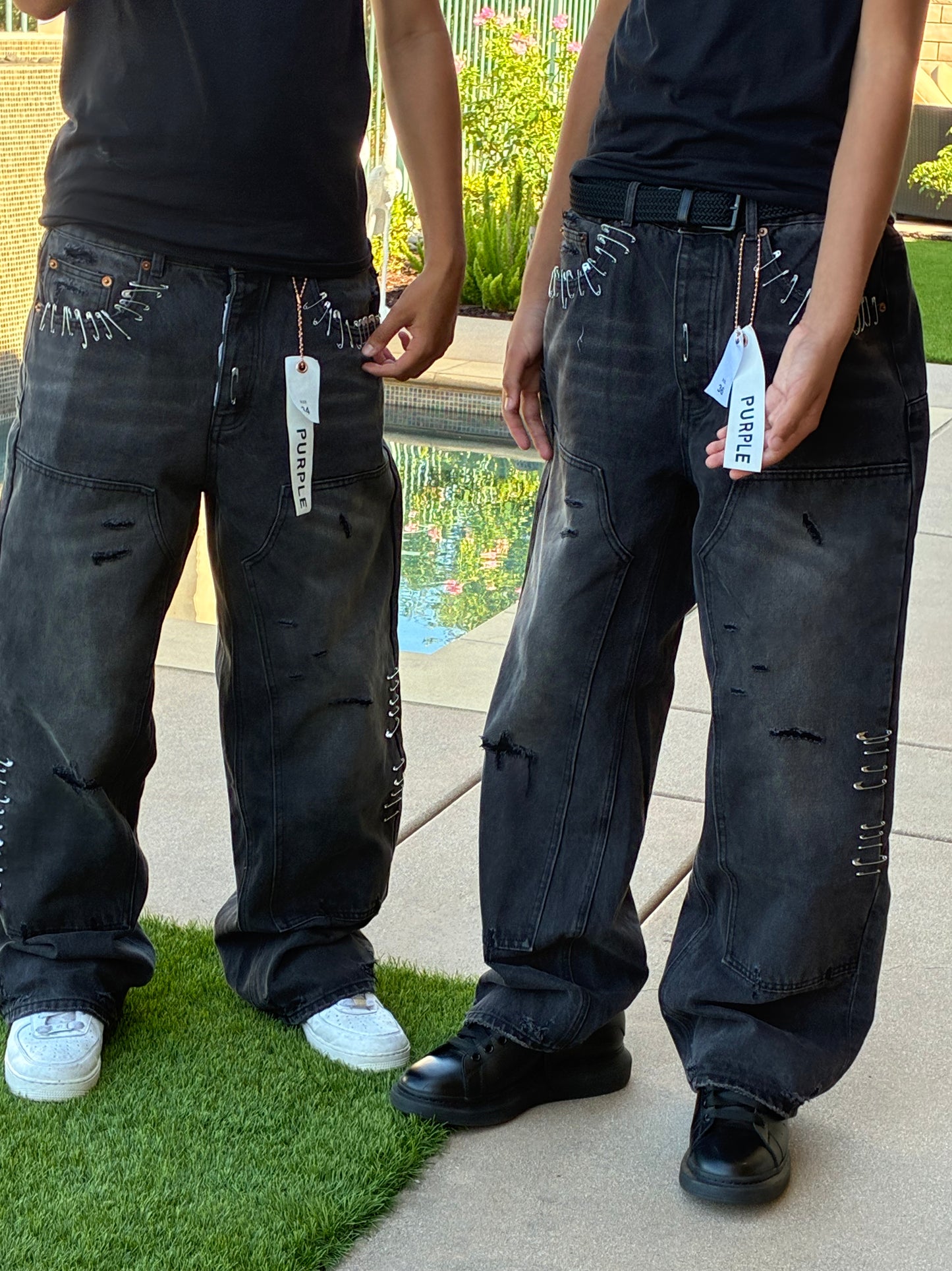 BLACK BAGGY DISTRESSED PURPLE JEANS